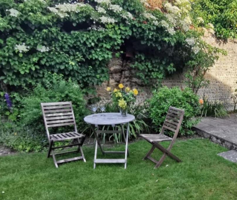 Beautiful Gate House A 4 Minute Walk From Beach بوغنور ريجيس المظهر الخارجي الصورة